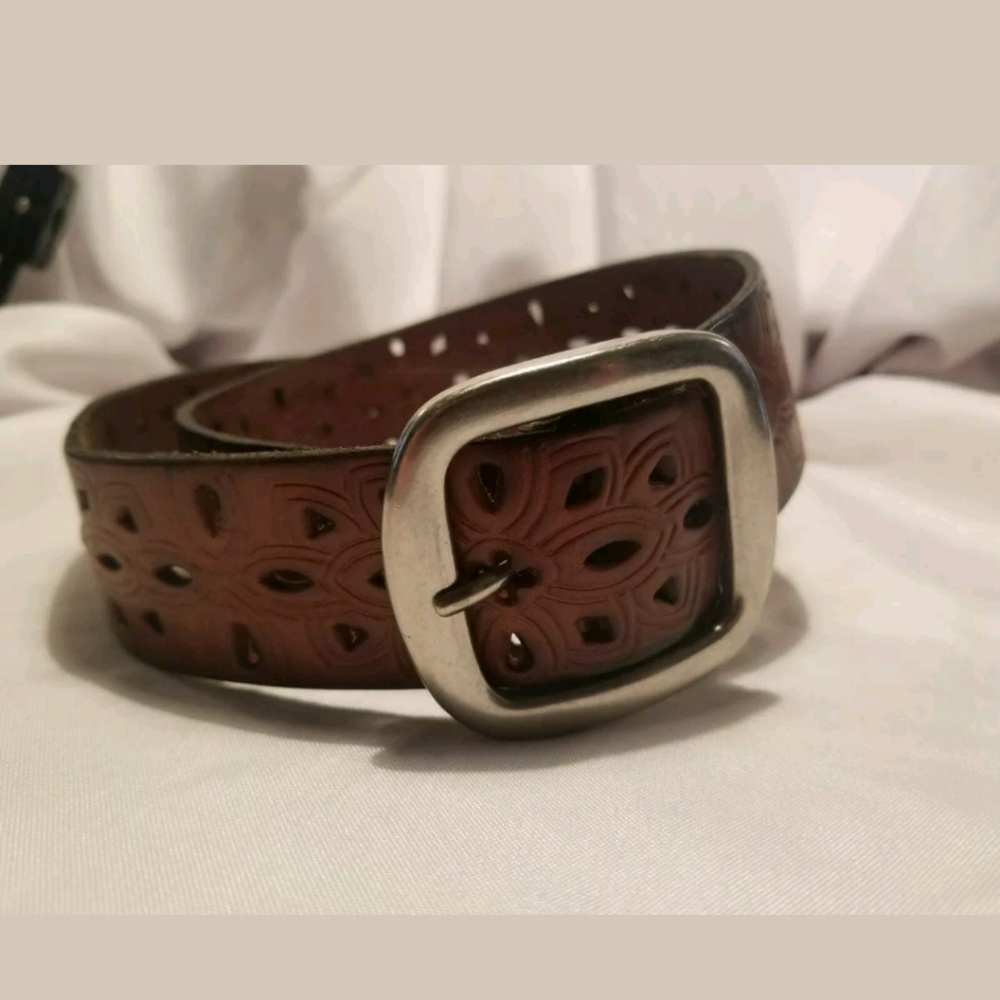 S Fossil Women's Small Buckle Floral Perforated